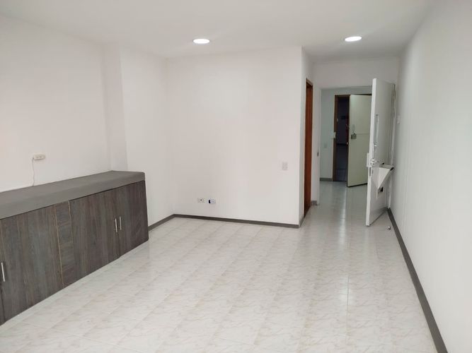 Oficina en arriendo en Patio Bonito, Medellín, 35 m² · foto 11 de 13
