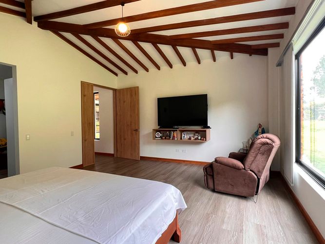 Casa de 3 alcobas en venta en La Ceja, 432 m² · foto 5 de 19