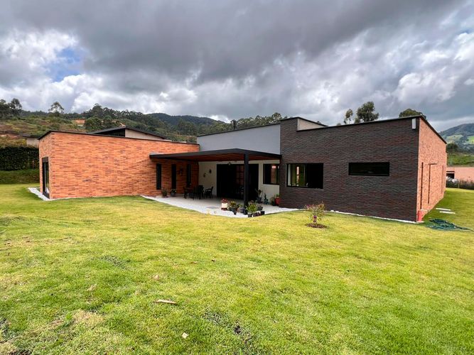 Casa de 3 alcobas en venta en La Ceja, 432 m² · foto 9 de 19