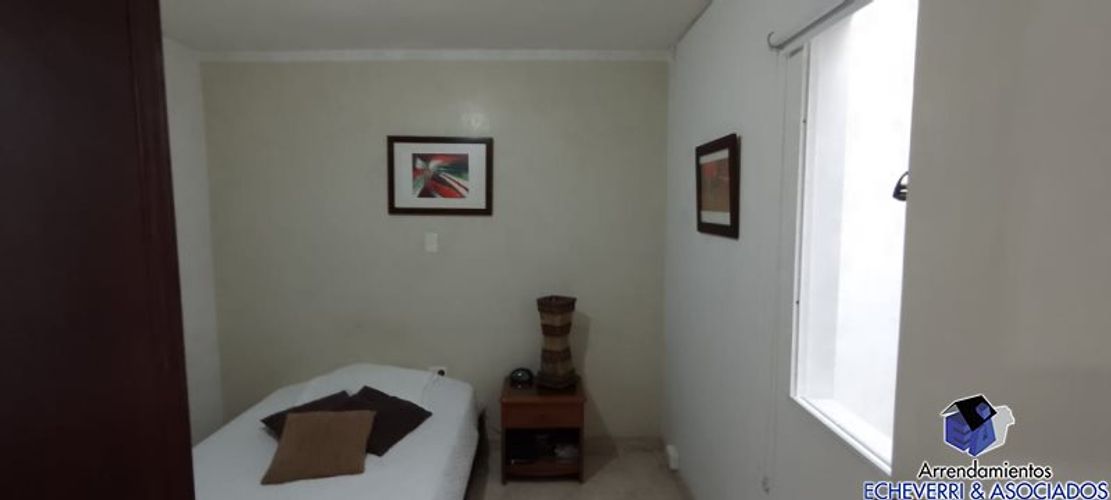 Casa de 6 alcobas en venta en La Magnolia, Envigado, 324 m² · foto 3 de 24
