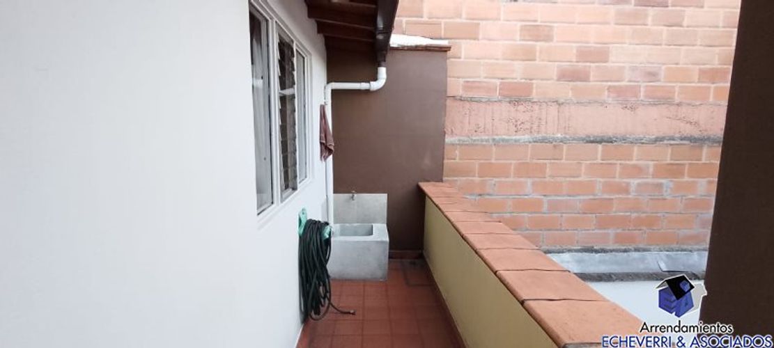 Casa de 6 alcobas en venta en La Magnolia, Envigado, 324 m² · foto 9 de 24
