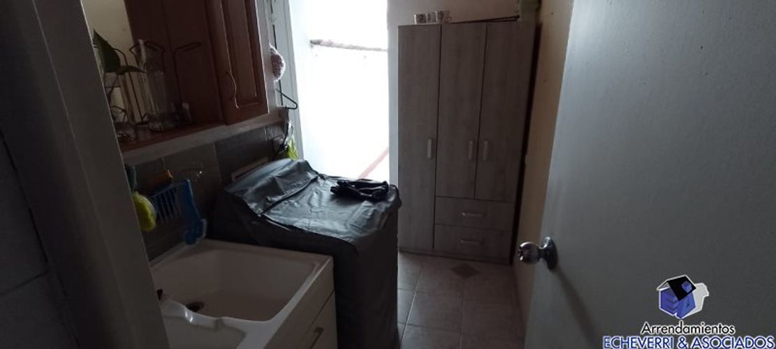 Casa de 6 alcobas en venta en La Magnolia, Envigado, 324 m² · foto 13 de 24