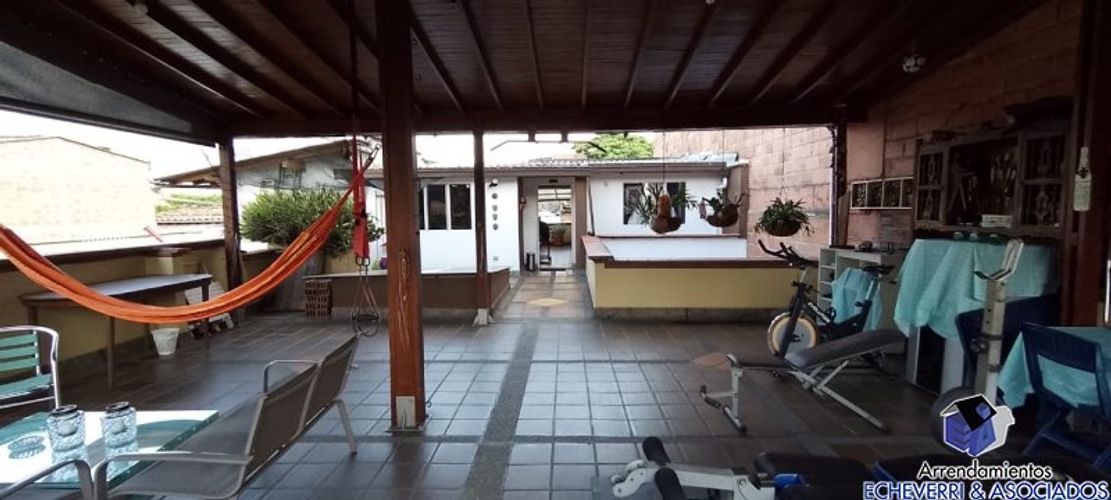Casa de 6 alcobas en venta en La Magnolia, Envigado, 324 m² · foto 14 de 24