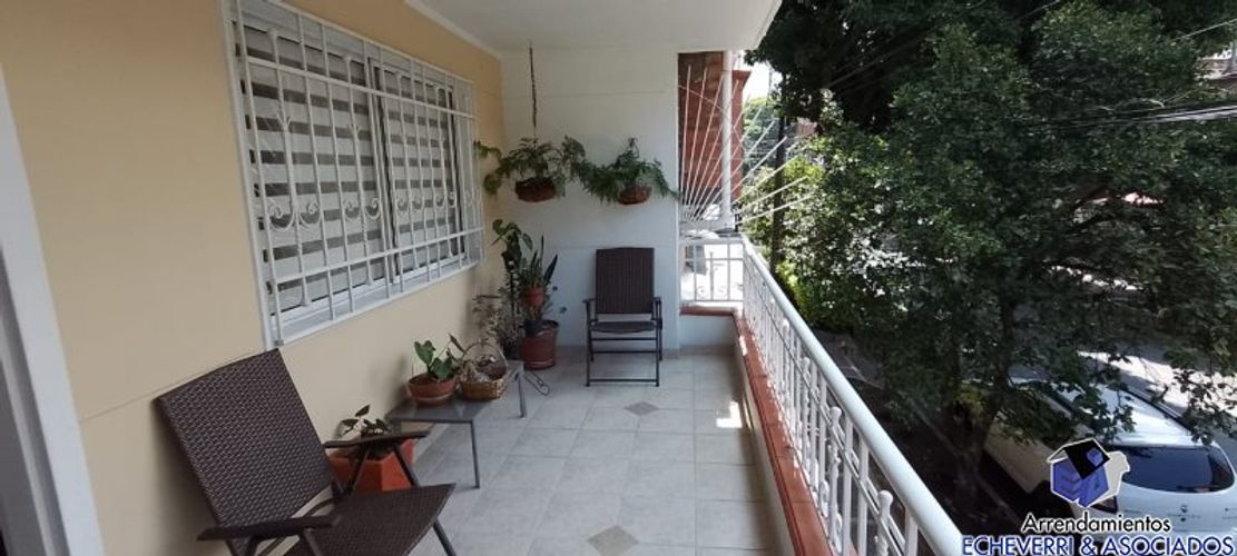 Casa de 6 alcobas en venta en La Magnolia, Envigado, 324 m² · foto 18 de 24