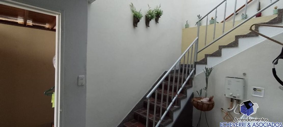 Casa de 6 alcobas en venta en La Magnolia, Envigado, 324 m² · foto 22 de 24