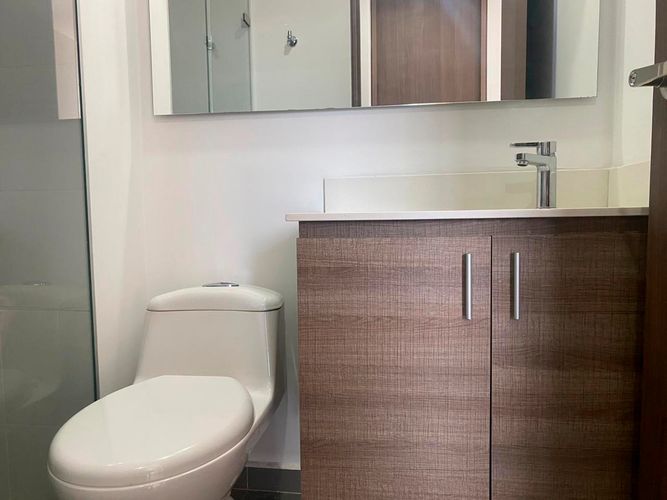 Apartamento de 3 alcobas en arriendo en Loma Del Escobero, Envigado, 93 m² · foto 8 de 16