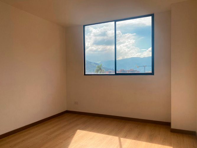 Apartamento de 3 alcobas en arriendo en Loma Del Escobero, Envigado, 93 m² · foto 10 de 16
