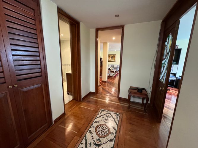 Casa de 4 alcobas en venta en Bosques Del Marques, Bogotá, 520 m² · foto 2 de 24