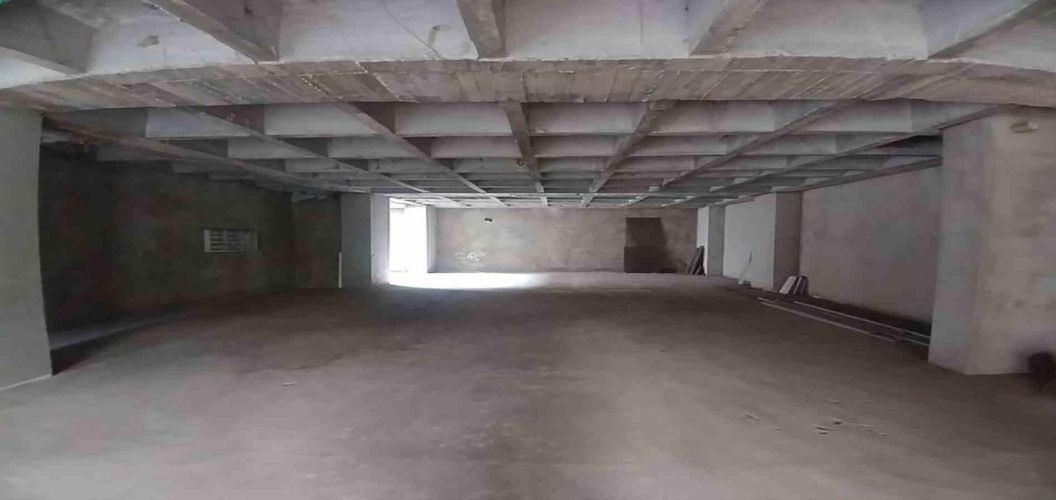 Bodega en arriendo en Conquistadores, Medellín, 1300 m² · foto 2 de 24