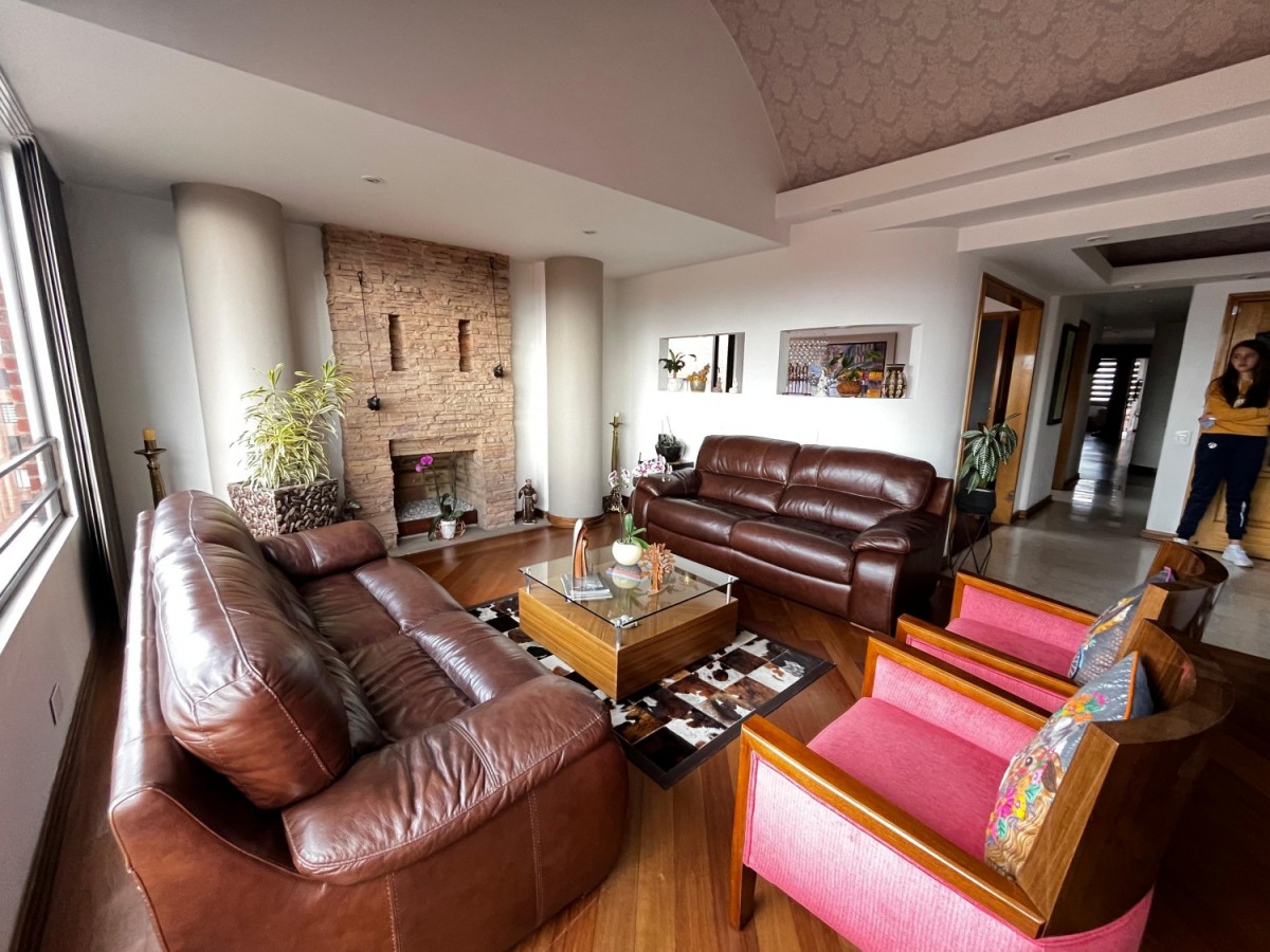 Apartamento en venta en Chicó Alto, Bogotá · foto 2 de 24
