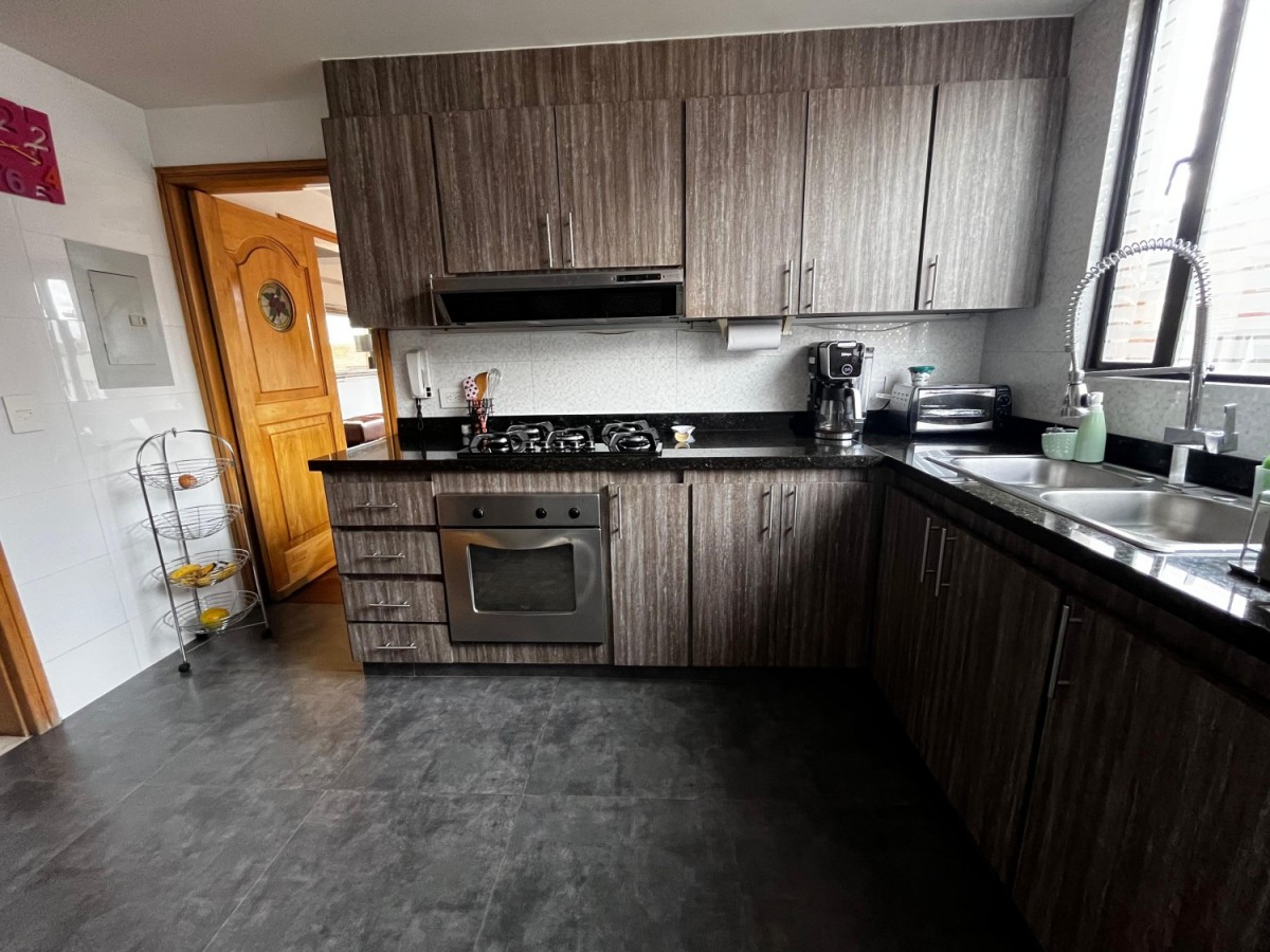 Apartamento en venta en Chicó Alto, Bogotá · foto 8 de 24