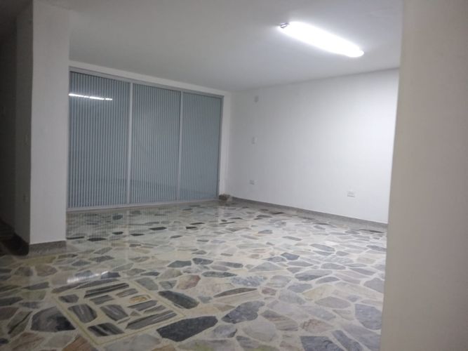 Local en venta en La Riviera, Cúcuta, 360 m² · foto 15 de 23