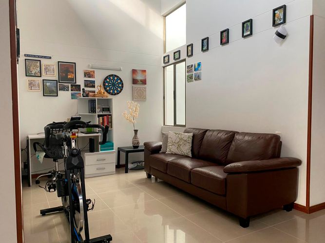 Casa de 3 alcobas en venta en Loma Benedictinos, Envigado, 220 m² · foto 2 de 19