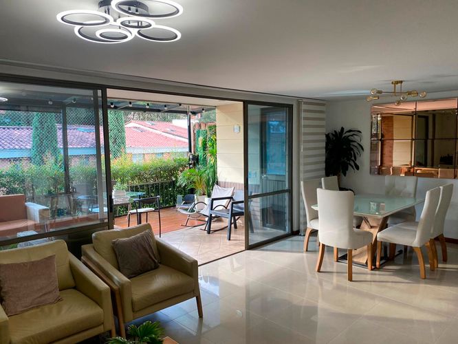 Casa de 3 alcobas en venta en Loma Benedictinos, Envigado, 220 m² · foto 12 de 19