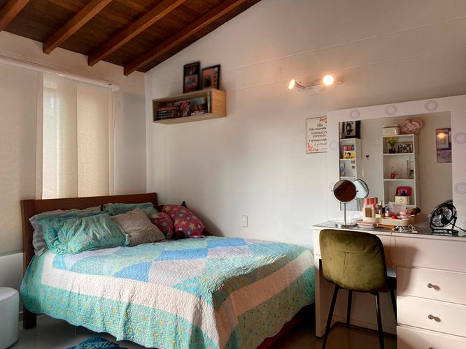 Casa de 3 alcobas en venta en Loma Benedictinos, Envigado, 220 m² · foto 15 de 19