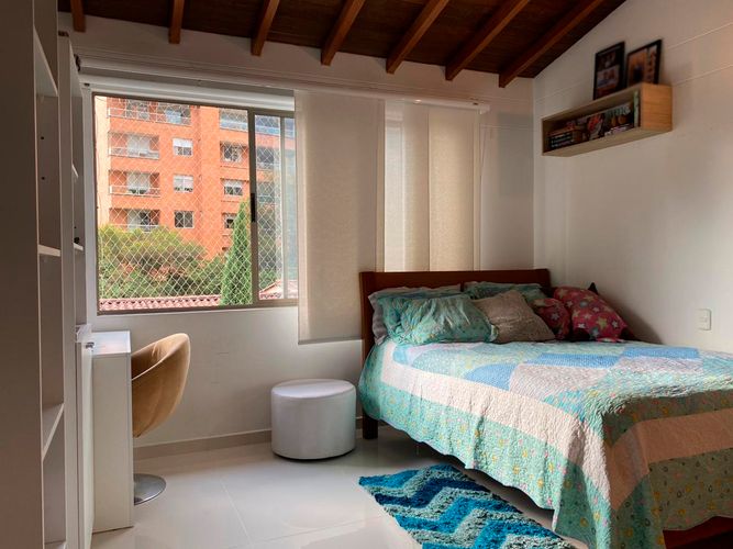 Casa de 3 alcobas en venta en Loma Benedictinos, Envigado, 220 m² · foto 17 de 19