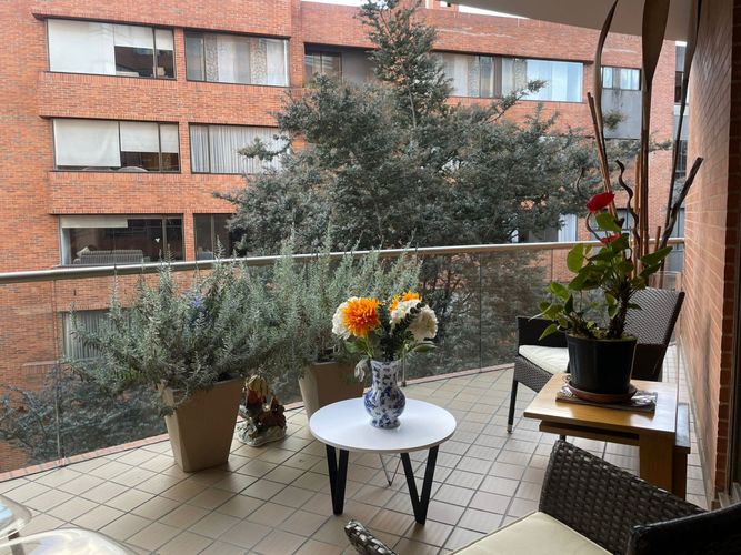 Apartamento de 3 alcobas en arriendo en Chicó Reservado, Bogotá, 206 m² · foto 6 de 24