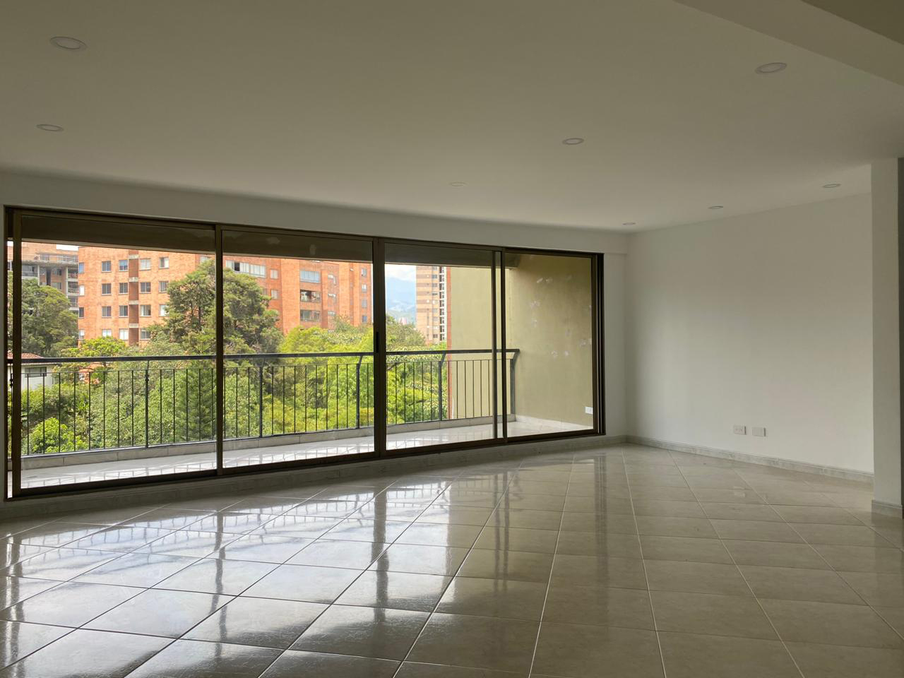 Apartamento en venta en Loma Benedictinos, Envigado · foto 2 de 17