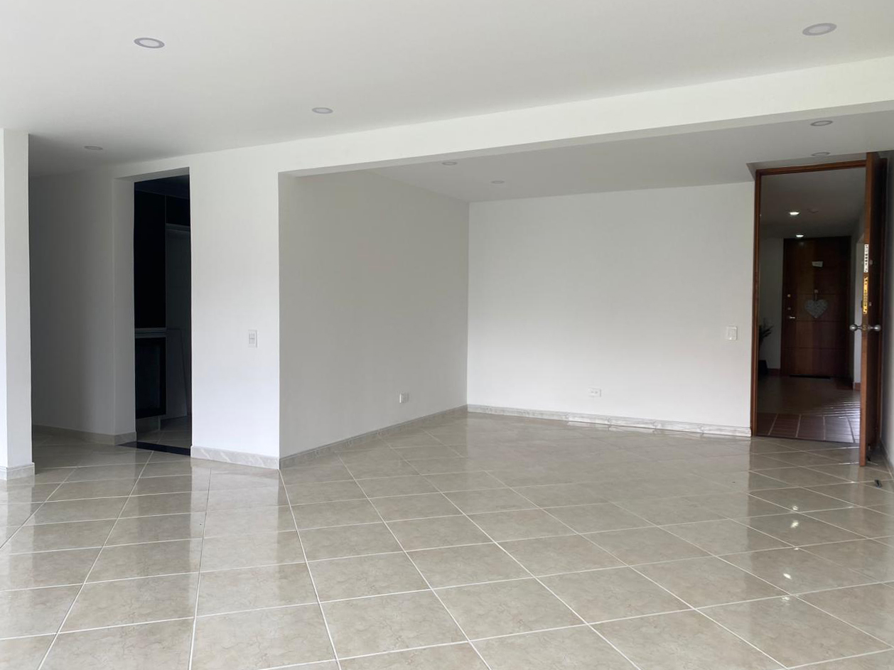 Apartamento en venta en Loma Benedictinos, Envigado · foto 3 de 17