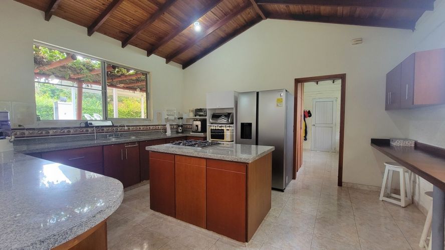 Casa de 5 alcobas en venta en Ciudad Country, Jamundí, 400 m² · foto 5 de 24