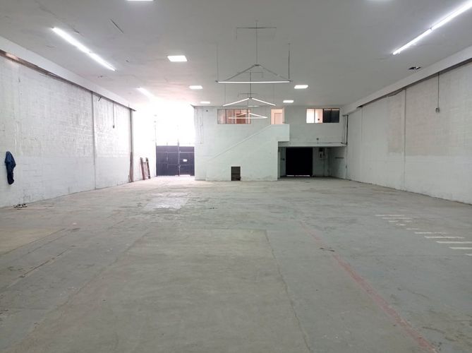 Bodega en arriendo en El Poblado, Medellín, 1000 m² · foto 2 de 17