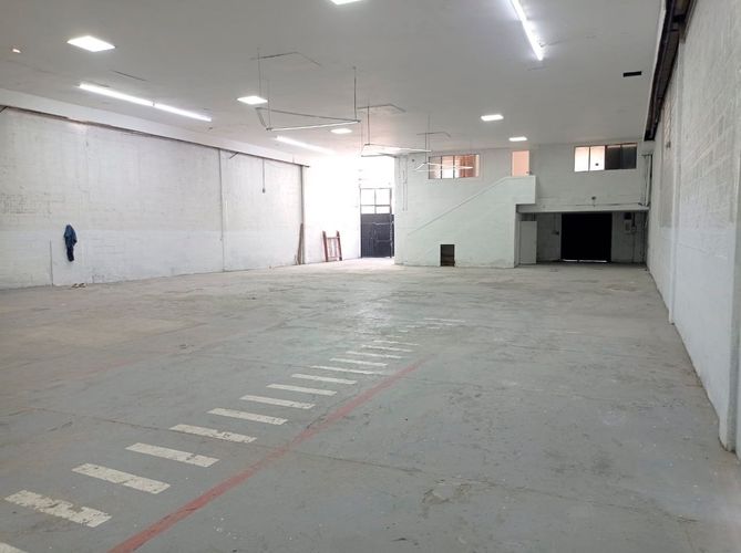 Bodega en arriendo en El Poblado, Medellín, 1000 m² · foto 9 de 17
