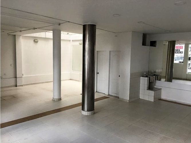 Casa en venta en Modelia Occidental, Bogotá, 394 m² · foto 4 de 6