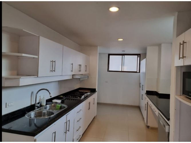 Apartamento de 3 alcobas en venta en La Campiña, Armenia, 165 m² · foto 2 de 15