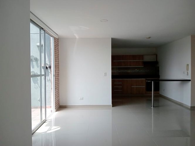 Apartamento de 3 alcobas en arriendo en Laureles, Medellín, 90 m² · foto 2 de 18