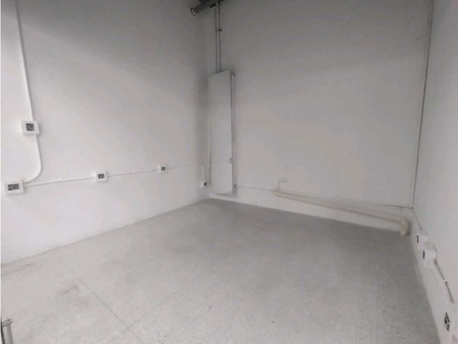 Local en arriendo en Zona Comercial Puerta Del Norte 1 Y 2, Bello, 12 m² · foto 3 de 5