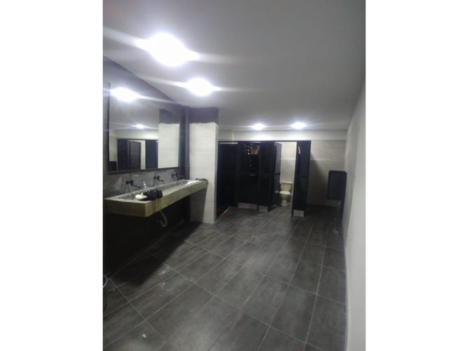 Bodega en venta en La Magnolia, Envigado, 1317 m² · foto 3 de 16