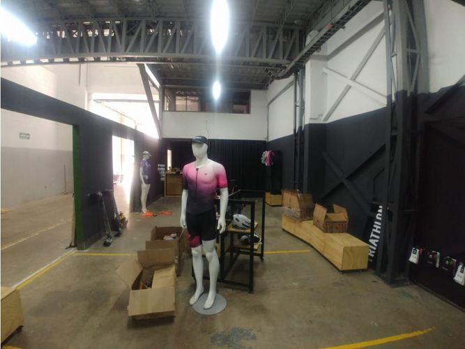 Bodega en venta en La Magnolia, Envigado, 1317 m² · foto 10 de 16