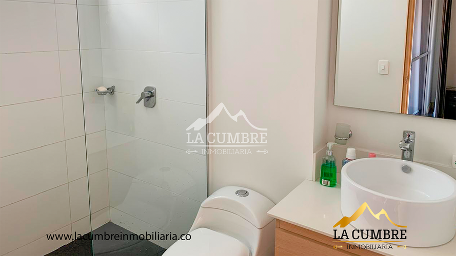 Apartamento de 2 alcobas en arriendo en Los Balsos, Medellín, 90 m² · foto 5 de 7