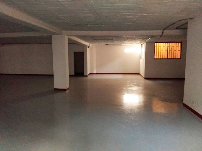 Bodega en arriendo en Caribe, Medellín, 530 m² · foto 6 de 13