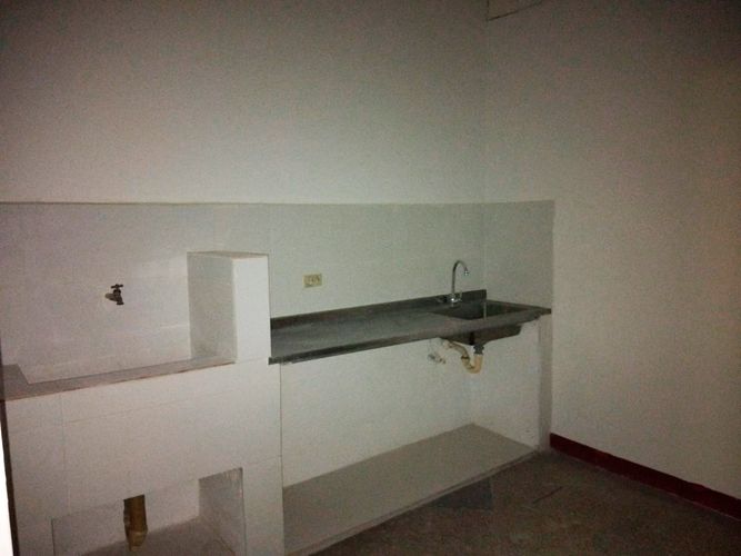 Bodega en arriendo en Caribe, Medellín, 530 m² · foto 8 de 13
