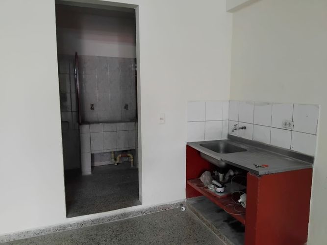 Bodega en arriendo en Caribe, Medellín, 260 m² · foto 2 de 17