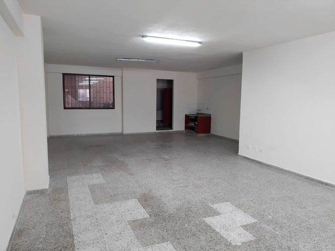 Bodega en arriendo en Caribe, Medellín, 260 m² · foto 6 de 17