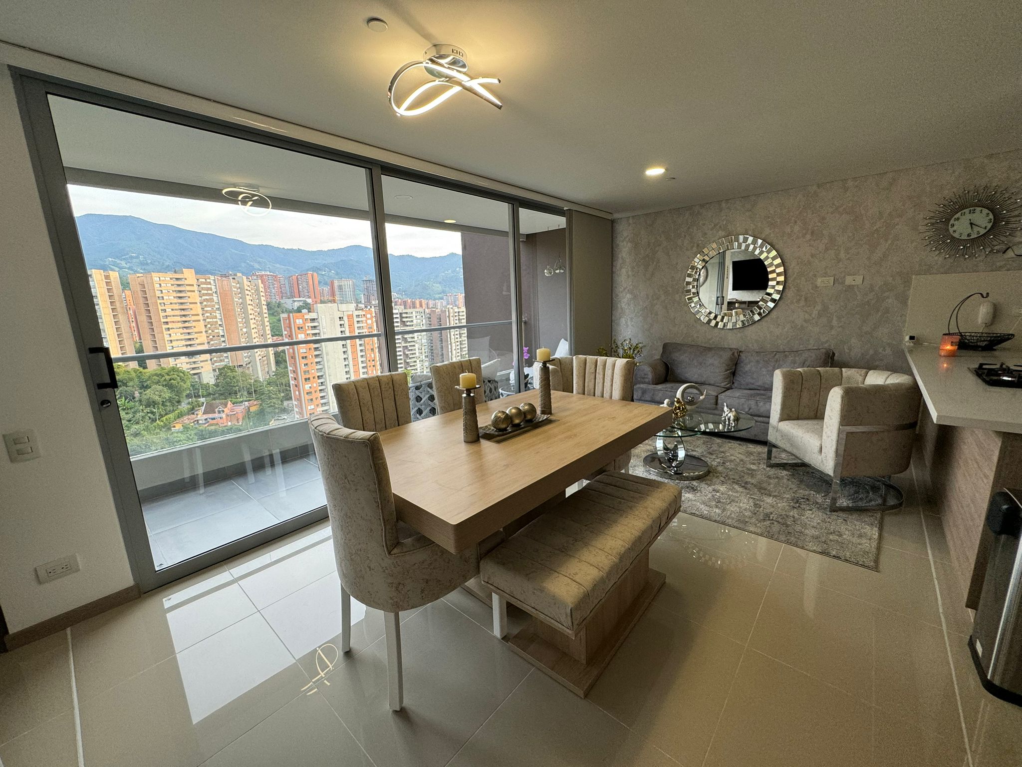 Apartamento en venta en Camino Verde, Envigado · foto 2 de 8