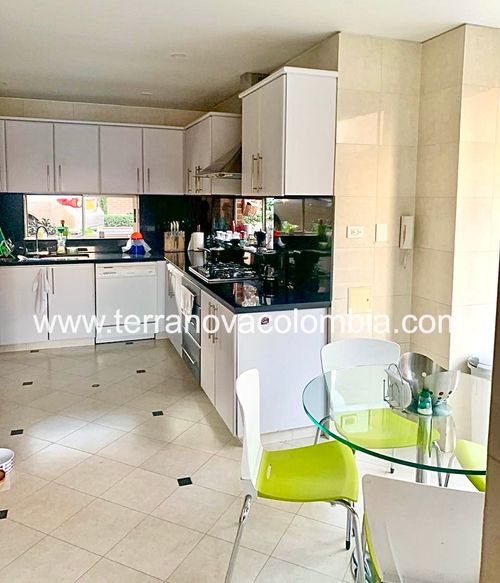 Casa de 4 alcobas en venta en Sotileza, Bogotá, 320 m² · foto 15 de 18