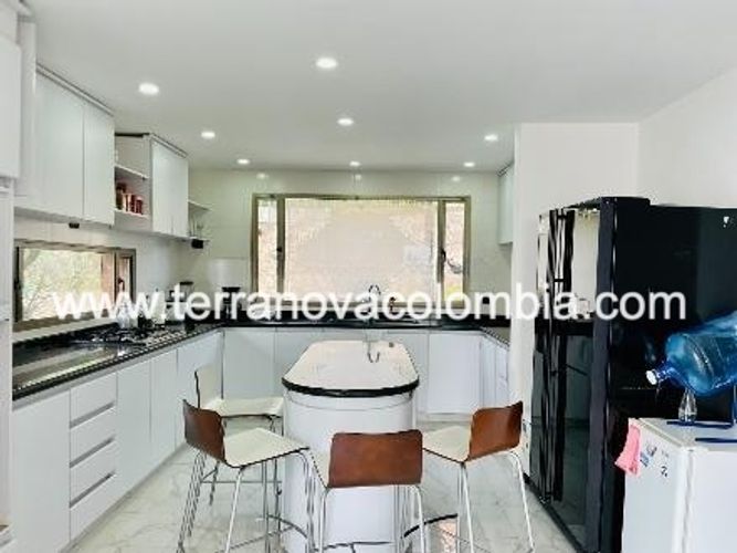 Casa de 4 alcobas en venta en Sotileza, Bogotá, 380 m² · foto 4 de 20