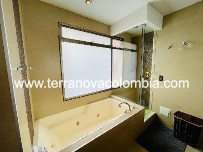 Casa de 4 alcobas en venta en Sotileza, Bogotá, 380 m² · foto 6 de 20