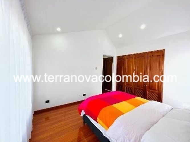 Casa de 4 alcobas en venta en Sotileza, Bogotá, 380 m² · foto 8 de 20