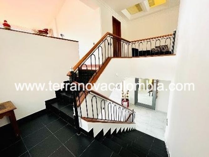 Casa de 4 alcobas en venta en Sotileza, Bogotá, 380 m² · foto 13 de 20