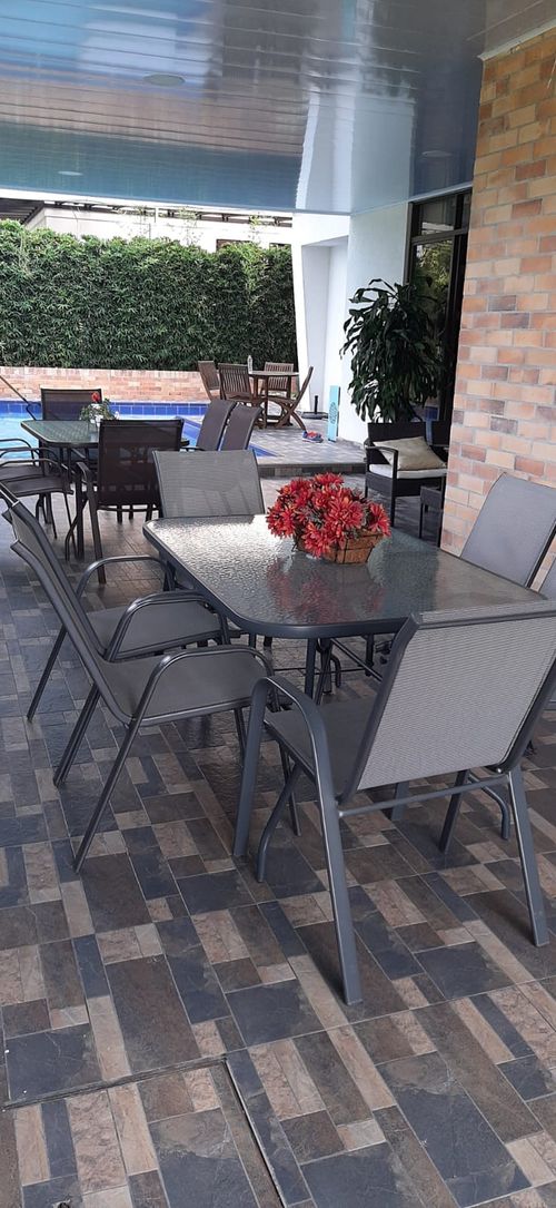 Casa de 5 alcobas en venta en El Carmen, Ibagué, 296 m² · foto 2 de 18