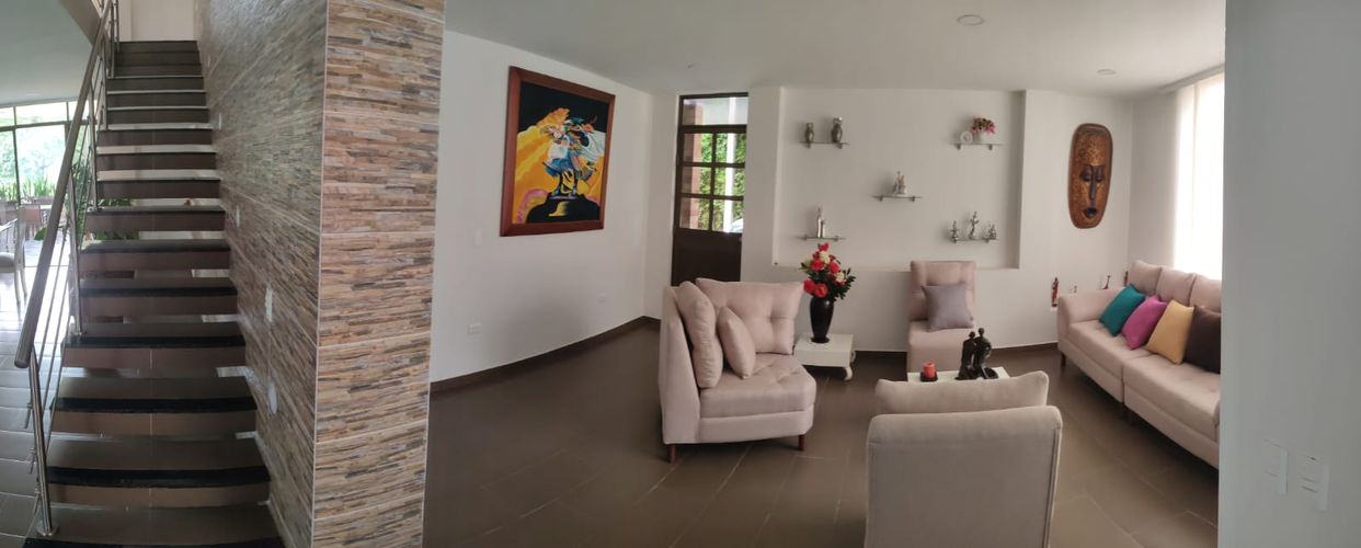 Casa de 5 alcobas en venta en El Carmen, Ibagué, 296 m² · foto 4 de 18