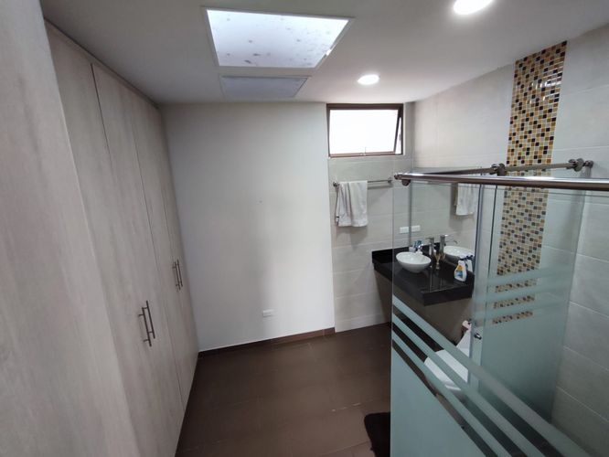Casa de 5 alcobas en venta en El Carmen, Ibagué, 296 m² · foto 6 de 18