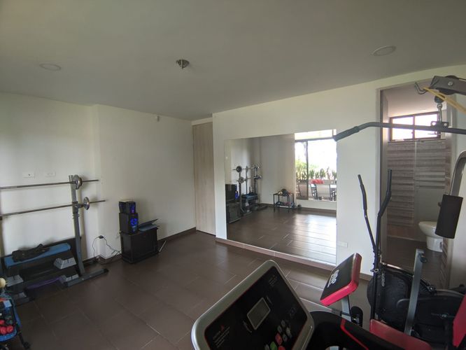 Casa de 5 alcobas en venta en El Carmen, Ibagué, 296 m² · foto 9 de 18