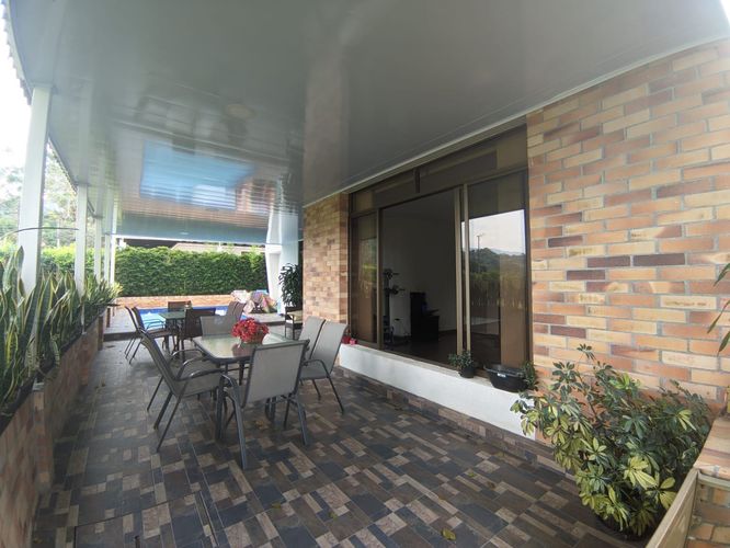 Casa de 5 alcobas en venta en El Carmen, Ibagué, 296 m² · foto 17 de 18