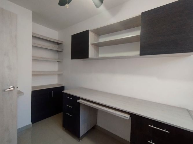 Casa de 3 alcobas en venta en El Poblado, Medellín, 145 m² · foto 3 de 18