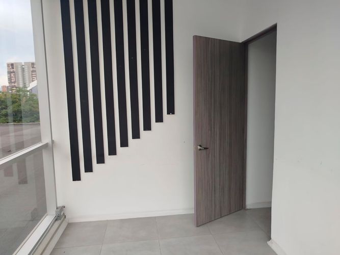 Oficina en arriendo en El Diamante No. 2, Medellín, 94 m² · foto 2 de 18